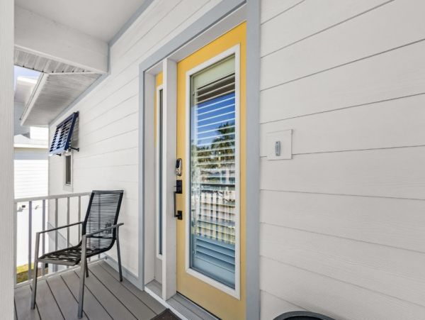 Coastal Paradise in Fort Myers - Luxury Vacation Home 3 Bedroom